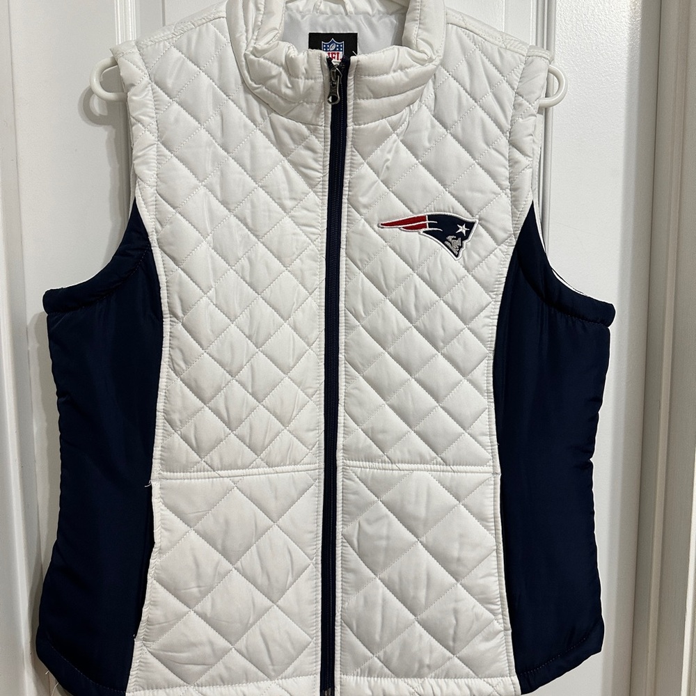 NFL New England Patriots White and Blue Quilted Vest with Logo